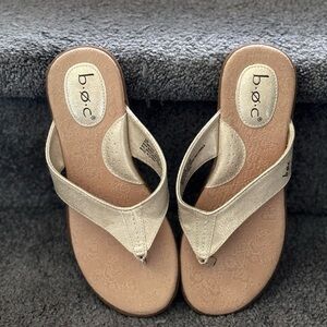 b.o.c. Women's Cream and Tan Sandals